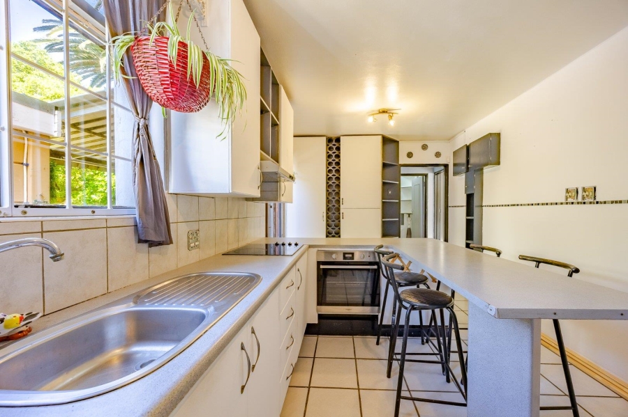 4 Bedroom Property for Sale in Kirstenhof Western Cape